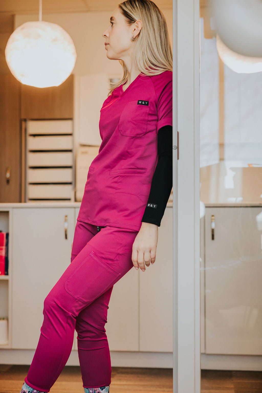 HAUT D'UNIFORME SHEPHERD AVEC POCHES (COL EN V) - MAGENTA - WILL&YOU