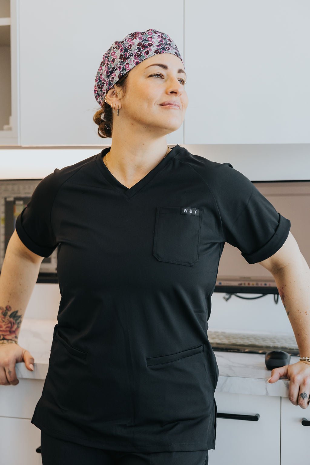 HAUT D'UNIFORME SHEPHERD AVEC POCHES (COL EN V) - NOIR - WILL&YOU