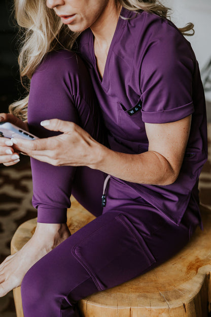 SHEPHERD UNIFORM TOP WITH POCKETS (V-NECK) -GRAPE- 