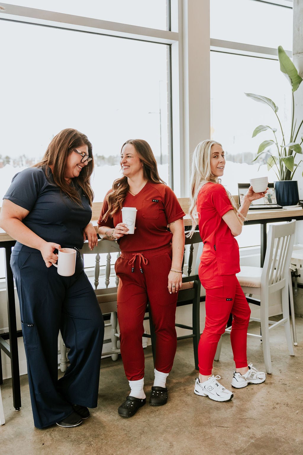 HAUT D'UNIFORME SHEPHERD AVEC POCHES (COL EN V) - ROUGE - WILL&YOU