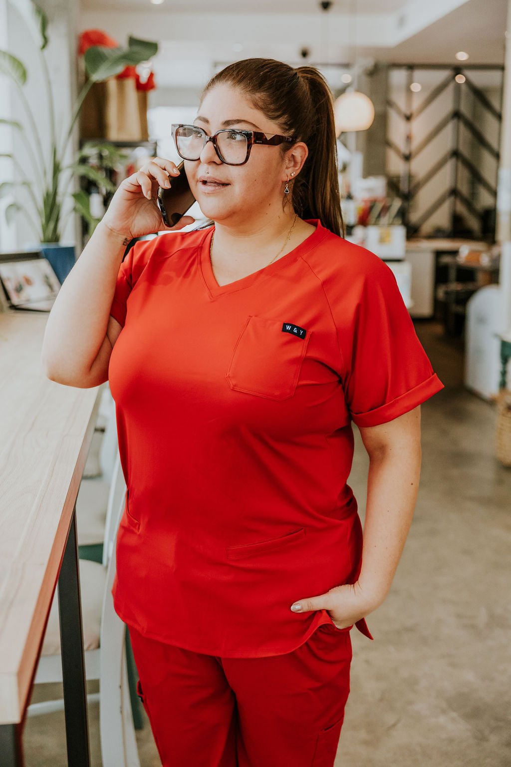 HAUT D'UNIFORME SHEPHERD AVEC POCHES (COL EN V) - ROUGE - WILL&YOU