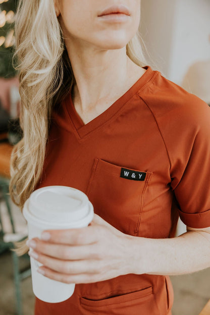 HAUT D'UNIFORME SHEPHERD AVEC POCHES (COL EN V) - TERRACOTTA - WILL&YOU