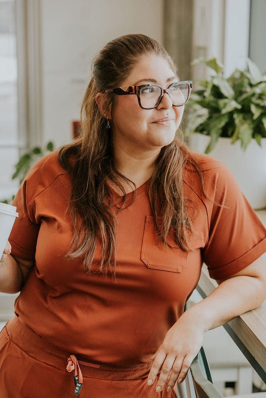 HAUT D'UNIFORME SHEPHERD SANS POCHE (COL EN V) - TERRACOTTA - WILL&YOU